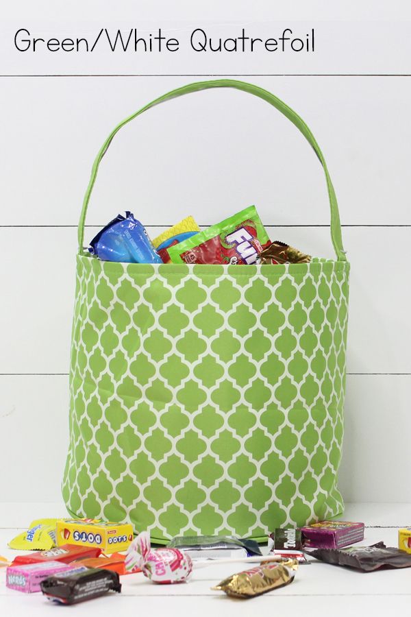 Green/White Quatrefoil Halloween Totes - Glittering Boutique