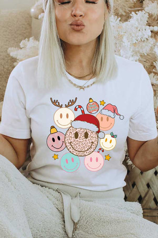 Smiley Cheetah Santa Hat Unisex Graphic Tee